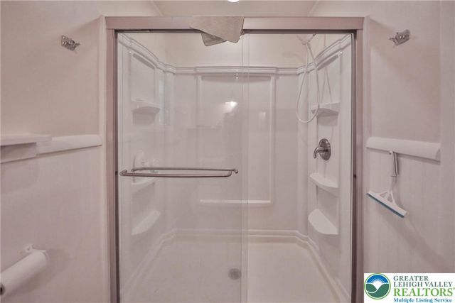 1094 Maple Lake Drive, Lehman Twp, PA 18324