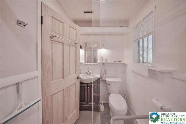 1094 Maple Lake Drive, Lehman Twp, PA 18324