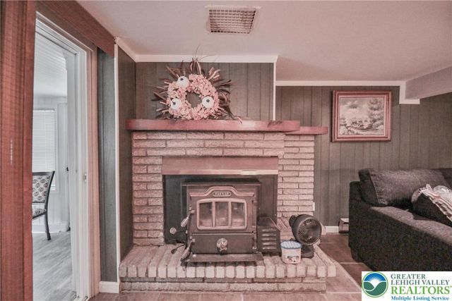 1094 Maple Lake Drive, Lehman Twp, PA 18324