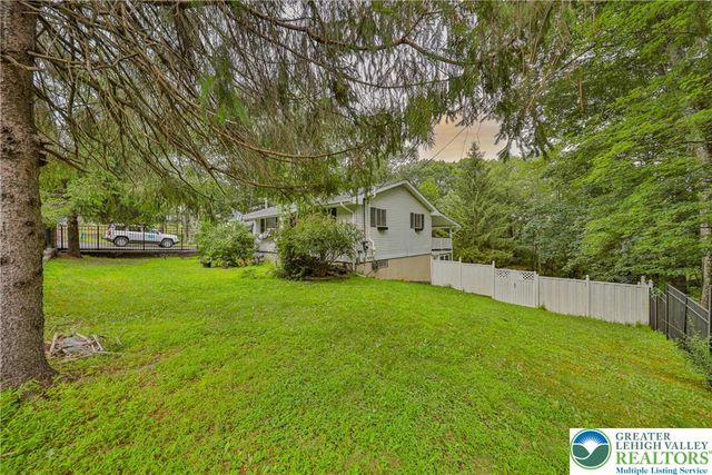 1094 Maple Lake Drive, Lehman Twp, PA 18324