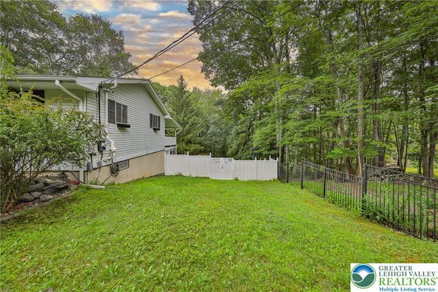 1094 Maple Lake Drive, Lehman Twp, PA 18324