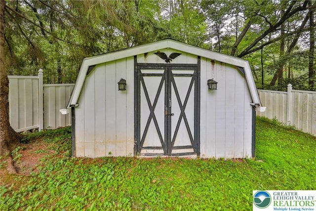 1094 Maple Lake Drive, Lehman Twp, PA 18324