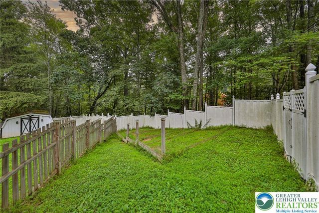 1094 Maple Lake Drive, Lehman Twp, PA 18324