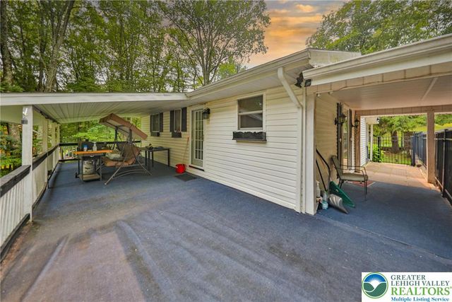 1094 Maple Lake Drive, Lehman Twp, PA 18324