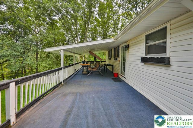 1094 Maple Lake Drive, Lehman Twp, PA 18324