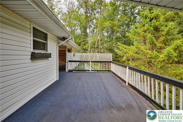 1094 Maple Lake Drive, Lehman Twp, PA 18324