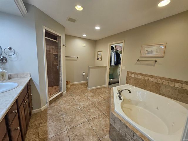 10334 Bernadette Drive, Evansville, IN 47725