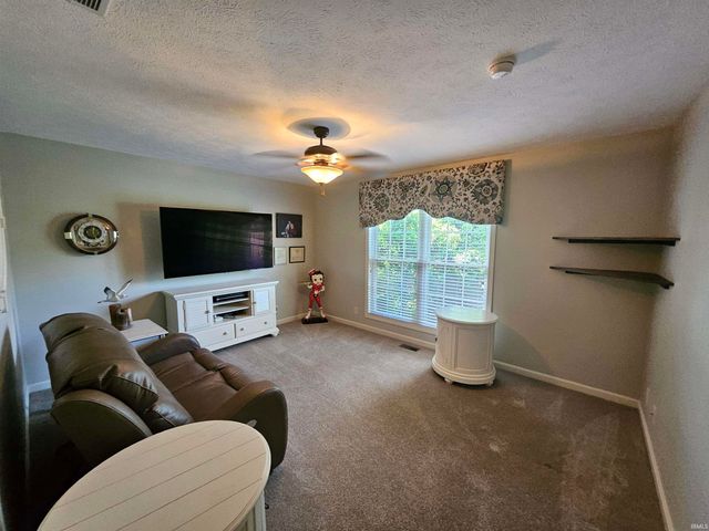 10334 Bernadette Drive, Evansville, IN 47725