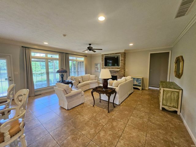 10334 Bernadette Drive, Evansville, IN 47725