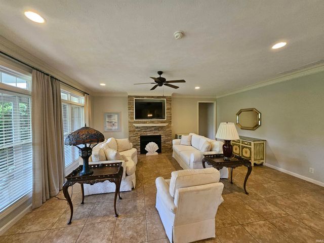 10334 Bernadette Drive, Evansville, IN 47725