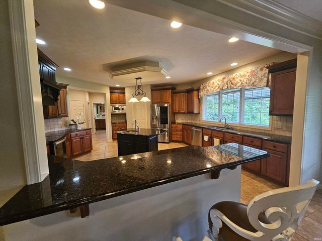 10334 Bernadette Drive, Evansville, IN 47725