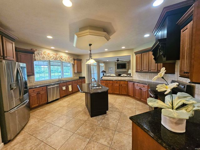 10334 Bernadette Drive, Evansville, IN 47725