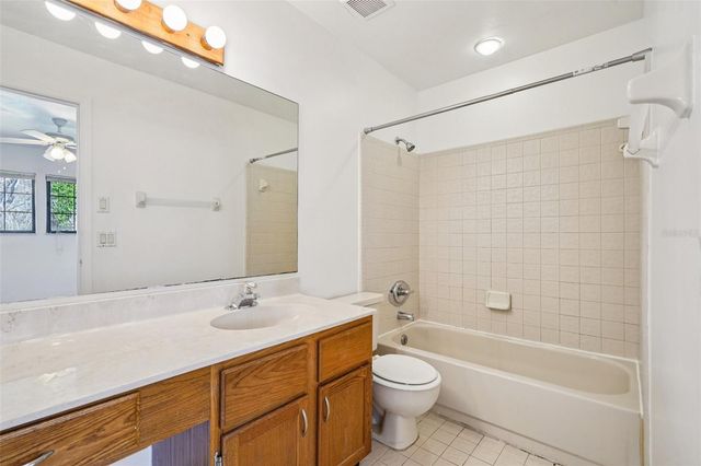 5606 SW 8TH PLACE, Gainesville, FL 32607