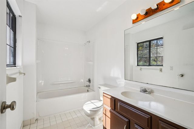 5606 SW 8TH PLACE, Gainesville, FL 32607