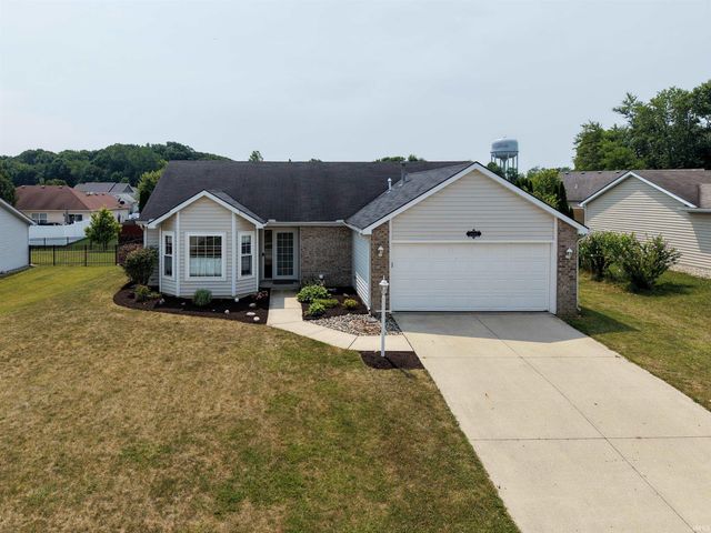 2021 Granny Smith Place, Kendallville, IN 46755