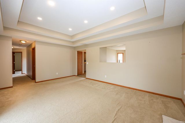 2021 Granny Smith Place, Kendallville, IN 46755
