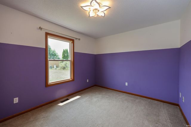 2021 Granny Smith Place, Kendallville, IN 46755