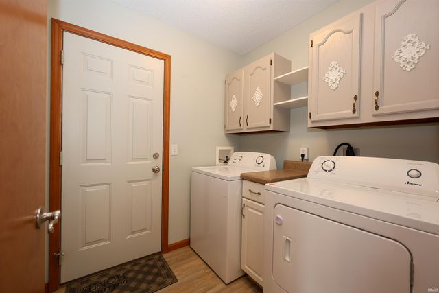 2021 Granny Smith Place, Kendallville, IN 46755