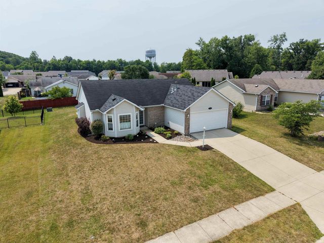 2021 Granny Smith Place, Kendallville, IN 46755