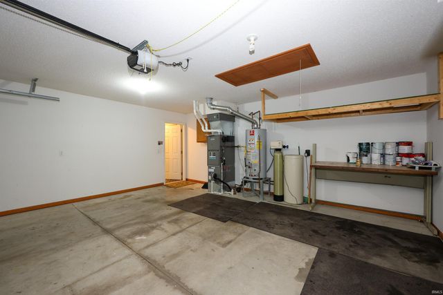 2021 Granny Smith Place, Kendallville, IN 46755