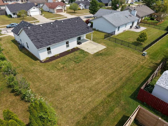 2021 Granny Smith Place, Kendallville, IN 46755