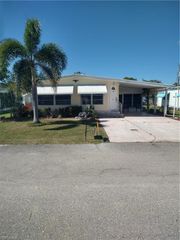 851 Holly Berry CT, North Fort Myers, FL 33917
