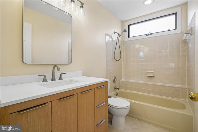 8501 SILVERVIEW DR, Lorton, VA 22079