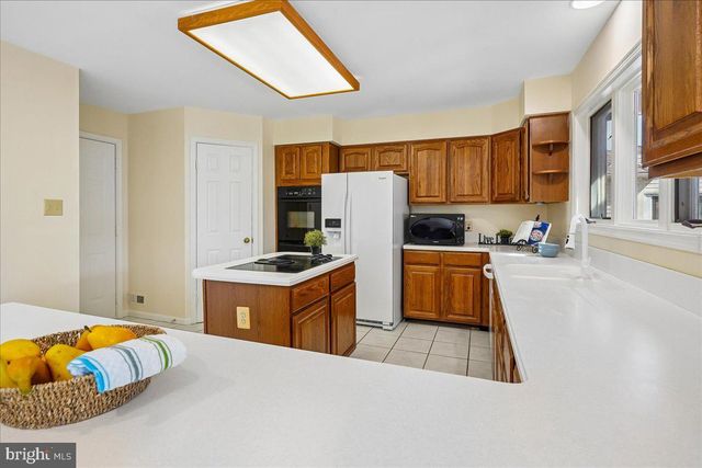 8501 SILVERVIEW DR, Lorton, VA 22079