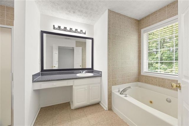 1093 Athena Court, Acworth, GA 30101