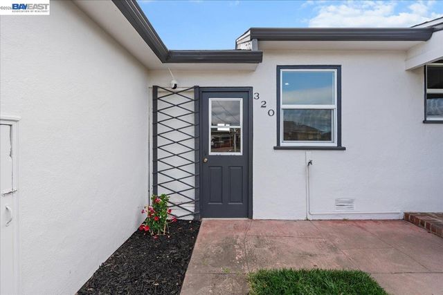 320 Beach Rd, Alameda, CA 94502