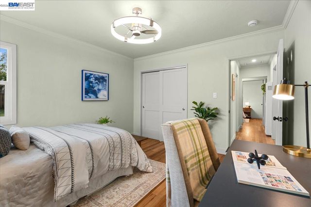 320 Beach Rd, Alameda, CA 94502