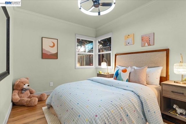 320 Beach Rd, Alameda, CA 94502