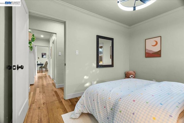 320 Beach Rd, Alameda, CA 94502