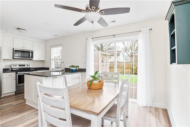 942 Brigantine CT, Chesapeake, VA 23320