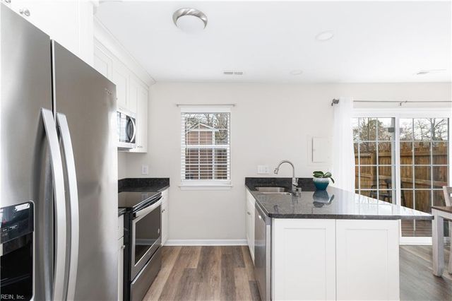 942 Brigantine CT, Chesapeake, VA 23320