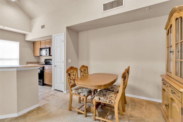 5541 ROSEHILL ROAD 202, Sarasota, FL 34233