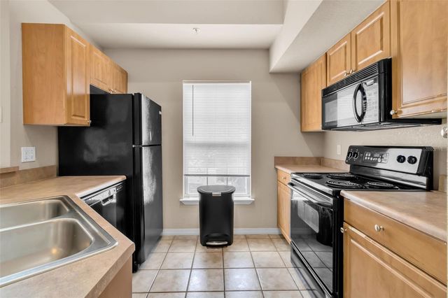 5541 ROSEHILL ROAD 202, Sarasota, FL 34233