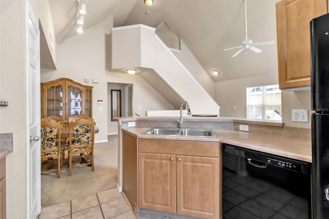 5541 ROSEHILL ROAD 202, Sarasota, FL 34233