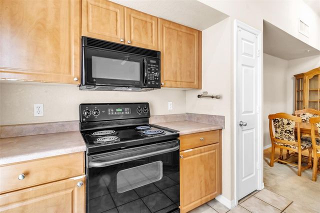 5541 ROSEHILL ROAD 202, Sarasota, FL 34233