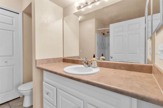 5541 ROSEHILL ROAD 202, Sarasota, FL 34233