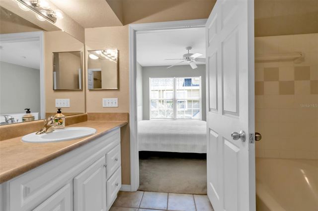5541 ROSEHILL ROAD 202, Sarasota, FL 34233