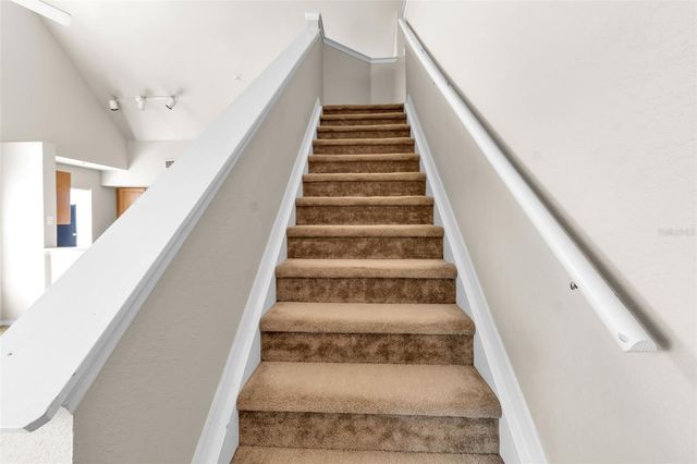 5541 ROSEHILL ROAD 202, Sarasota, FL 34233