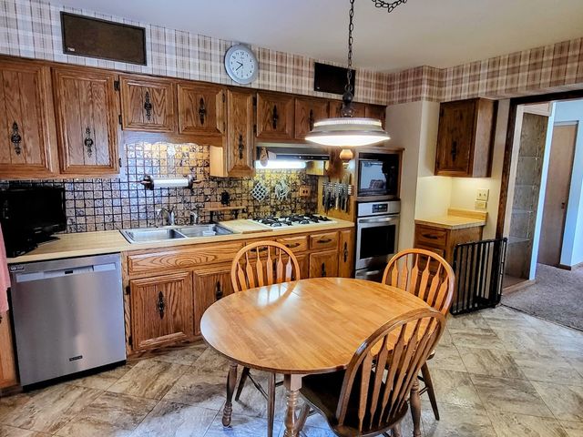 2448 Hawthorne Avenue, Westchester, IL 60154