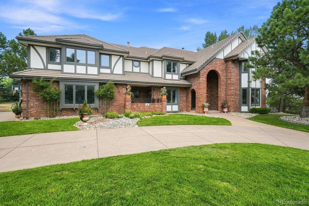Image 2 of property listing at 3 Mourning Dove Lane, Littleton, CO 80127