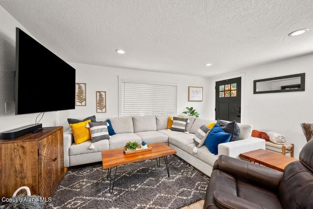 1219 E Coeur D Alene AVE, Coeur D'alene, ID 83814