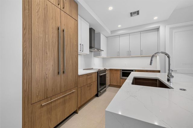 275 1ST AVENUE S 3407, St Petersburg, FL 33701