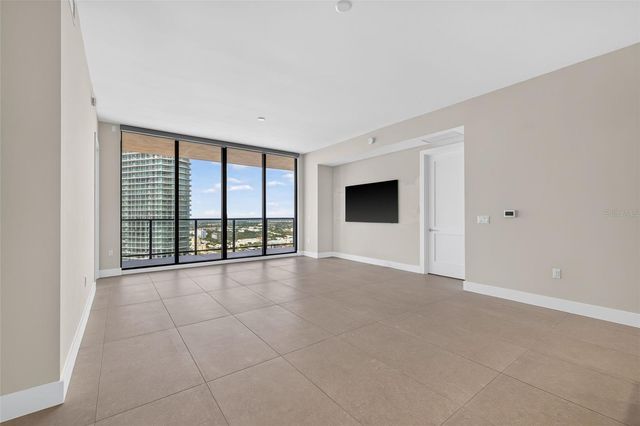 275 1ST AVENUE S 3407, St Petersburg, FL 33701