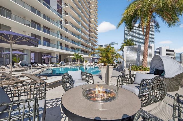 275 1ST AVENUE S 3407, St Petersburg, FL 33701