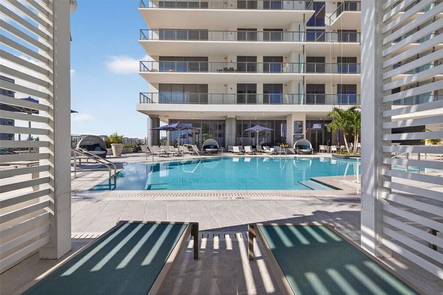 275 1ST AVENUE S 3407, St Petersburg, FL 33701