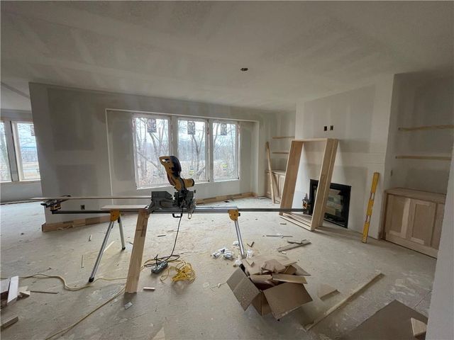 1953 Longview Drive, Liberty, MO 64068